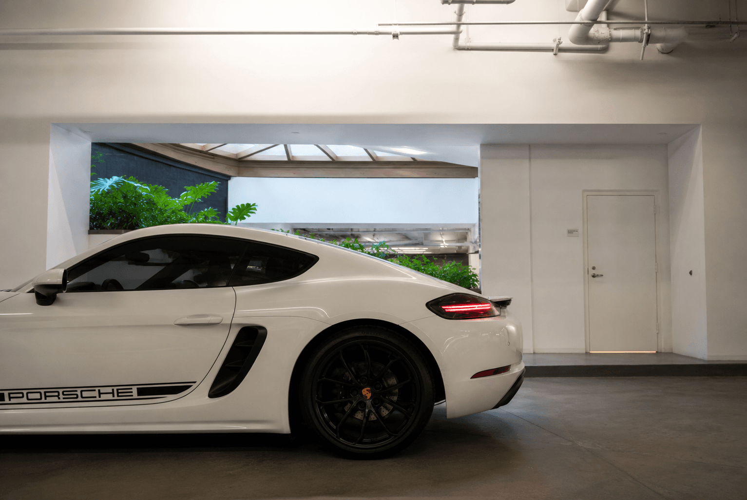 2025 Porsche 718 Cayman Style Edition — photo 3