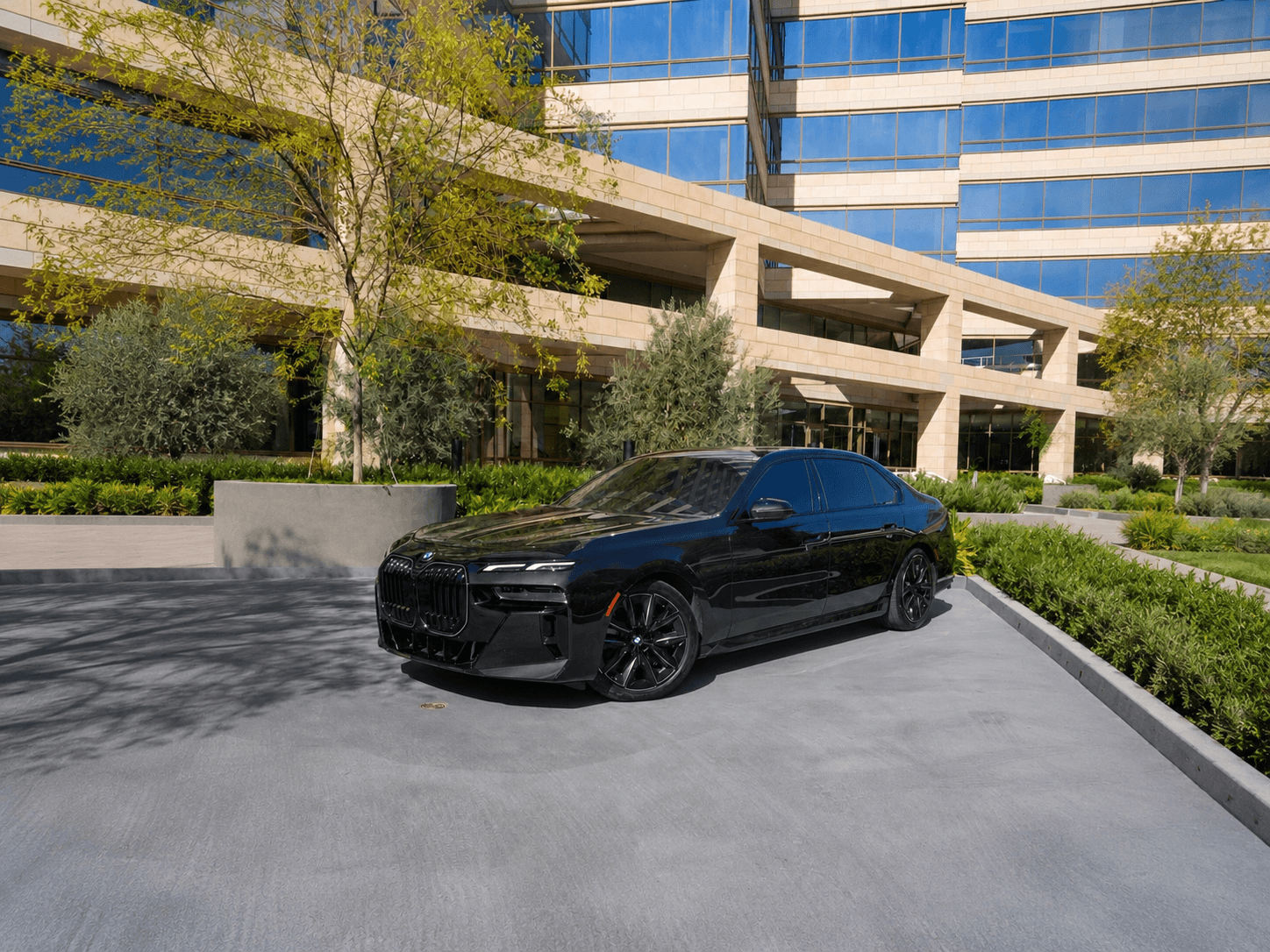 2026 BMW 760i — photo 2